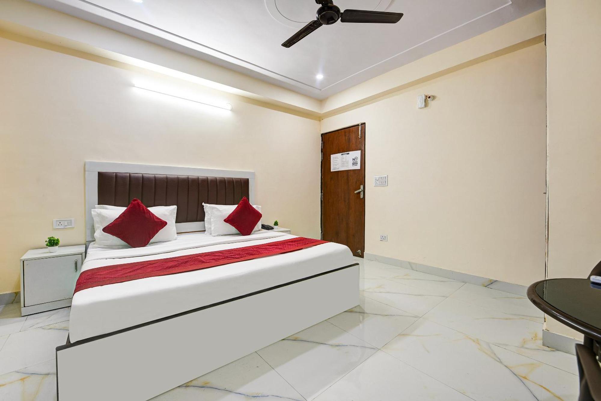 Hotel Krishna Tower Delhi  Exterior foto